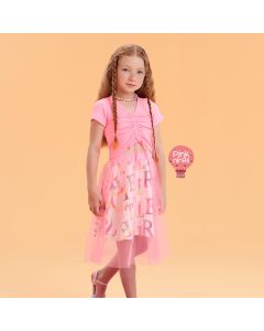 conjunto-infantil-rosa-petit-cherie-neon-blusa-saia-lettering-sobreposicao-tule-modelo